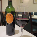 レ・フルシェット - 「ドメーヌ　ド　ムージャン」
      
      軽やかな渋みの中に、心地良い果実感。。。
      ワンコインでいただけるとは思えない
      気品♪　￥500　