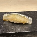 あま木 - ◇三河湾 細魚 片面2時間昆布当て