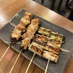 昭和酒場 焼き鳥 新宿萬太郎 - 
