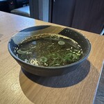 焼肉 鉢屋 - 洗いだれ　100円　鰹や昆布の出汁に、ほんのり酢の味で余分な油が落ちてお肉がサッパリしました