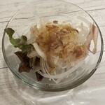 リゾート - ミニオニオンサラダ