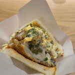 食堂 aca - 牡蠣フライサンド　　タルタルソースが美味い！