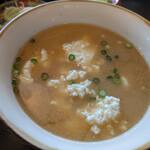 レストラン首里杜 - おぼろ豆腐を入れる