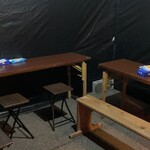 蔵のそば - テーブルの様子。