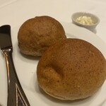 ベンジャミンステーキハウス - パン2種類