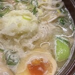 鍋焼らうめん ひさし - 中央の大根おろしがよりマイルドに