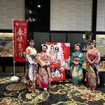 エスパシオナゴヤキャッスル - 新旧の春姫(左)とお尉の方(右)