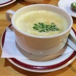 インディアンダイニング プラクリティ - スィートコーンスープ。洋風とは似て非なるスッキリとした味わい。