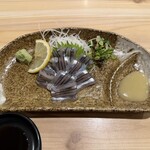 黒豚しゃぶしゃぶと溶岩焼きが 自慢の居酒屋 くろ屋 - きびなご刺身