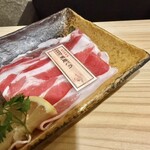 黒豚しゃぶしゃぶと溶岩焼きが 自慢の居酒屋 くろ屋 - 黒豚バラ