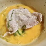 黒豚しゃぶしゃぶと溶岩焼きが 自慢の居酒屋 くろ屋 - 黒豚ウデ