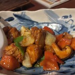 旬菜旬魚 あんどう - 揚げどりと野菜の辛味噌炒め