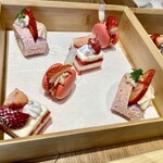 バーラウンジ  シルバ ヒルトン東京ベイ - ストロベリーアフタヌーンティー