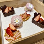 バーラウンジ  シルバ ヒルトン東京ベイ - ストロベリーアフタヌーンティー