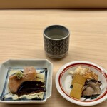 鮨 陸 - お酒のあて（勝手に命名）
      ✴︎火入れした牡丹海老 ✴︎牡蠣の味噌漬け ✴︎数の子
      ✴︎ あん肝 ✴︎椎茸旨煮
      ★ 九頭龍 貴醸酒と一緒に