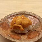 鮨 陸 - 馬糞ウニ 塩で 利尻産 小川商店