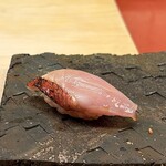 鮨 陸 - 金目鯛 皮め炙り 銚子より