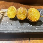 炭火串焼 鶏魚 - インカの目覚め、栗のような甘〜いじゃがいも