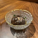 炭火串焼 鶏魚 - 椎茸と春菊のおひたし