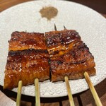炭火串焼 鶏魚 田町店 - 鰻串✨メニューに無かったけど、コースで登場