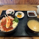 カニと海鮮丼 かじま - 料理写真: