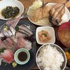 平塚漁港の食堂