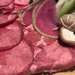 水炊き吟醸もつ鍋 由乃 - 