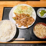 石の家 - ぶた焼肉定食（日替りランチ）