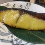 ネオ和食居酒屋 君に会いたくなるから - ぶりかな～？　良い色してます