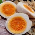 ケンチャンラーメン - 煮卵くん。