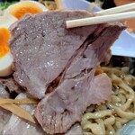 ケンチャンラーメン - 肩ロースっぽいチャーシュー。