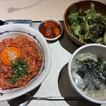 牛刺しと焼肉 仔虎 クリスロード店 - 