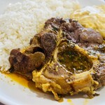 Brazilian Kitchen Tempero Caseiro - このホネの穴が料理名の由来です