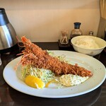 とんかつ ひろ喜 徳庵本店 - 特大海老フライのトッピング