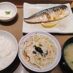 やよい軒 - 料理写真:焼き鯖定食990円にサラダ100円。
