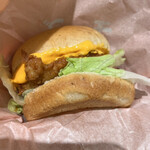 ケンタッキーフライドチキン 稲田堤店 - チーズにおぼれるフィレバーガー（濃い濃いチェダー）(488kcal)