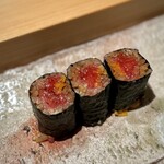 匠 進吾 - しっかりめのシャリとの相性抜群のトロたく♪
      これも美味しい〜(^^)