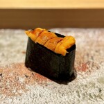 匠 進吾 - 甘みの強過ぎない、馬糞雲丹。