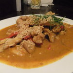 タイ料理 パヤオ - パネーン・ガイ（鶏肉レッドカレー炒め）