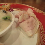 PASTA&BAR Natsu - おいしい豚が使われていました。脂の口で溶ける感じがいい。