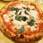 ピッツェリア カント デッラ テッラ - 料理写真:マルゲリータ P(1,600円)