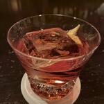 バー ノーブル - ネグローニ✨甘くても苦味と柑橘の香り、アルコール強めでかなり好きかも♡