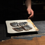 AGUNITE - 炙りしめ鯖