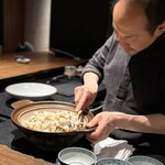 AGUNITE - 土鍋ご飯
      伊勢海老、花びら茸、黒舞茸