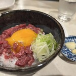 華壱 - 馬刺しユッケミニ丼700円