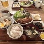 カフェ ピグリッチ - 本日の定食　男性でも多いと思う量と思うのは私だけかな？