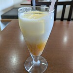 ナンハウス - マンゴーラッシー