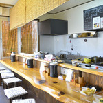 手打ちうどん こはる - カウンター