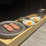 焼肉 うし幸 中目黒店 - 名物うし幸手巻き〜有精卵黄漬け〜
