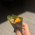 焼肉 うし幸 中目黒店 - 名物うし幸手巻き〜有精卵黄漬け〜